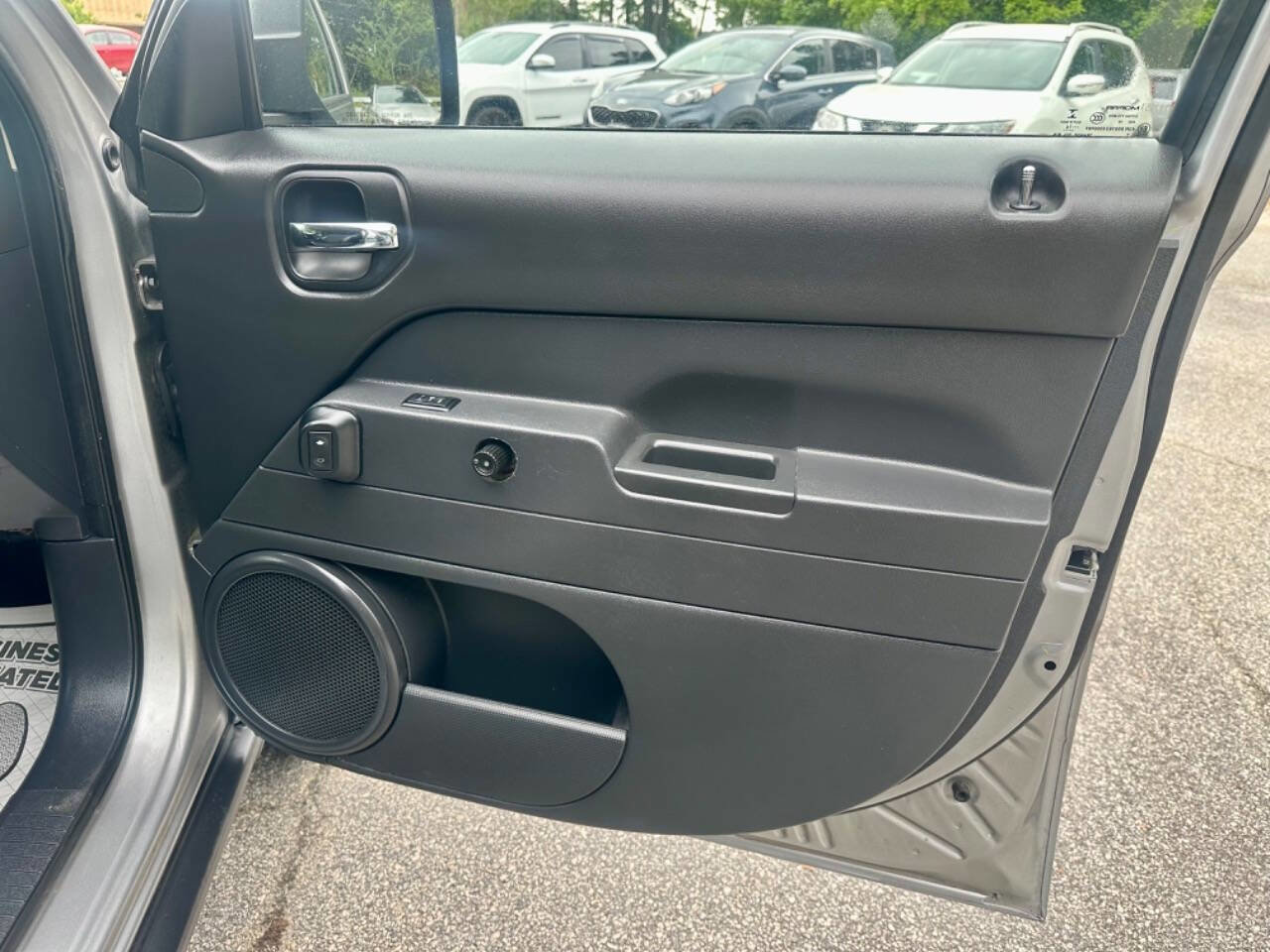 Used 2016 Jeep Patriot Sport FWD image 17