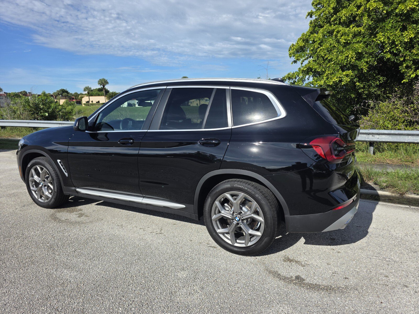 Used 2024 BMW X3 xDrive30i w/ Convenience Package AWD/4WD image 2