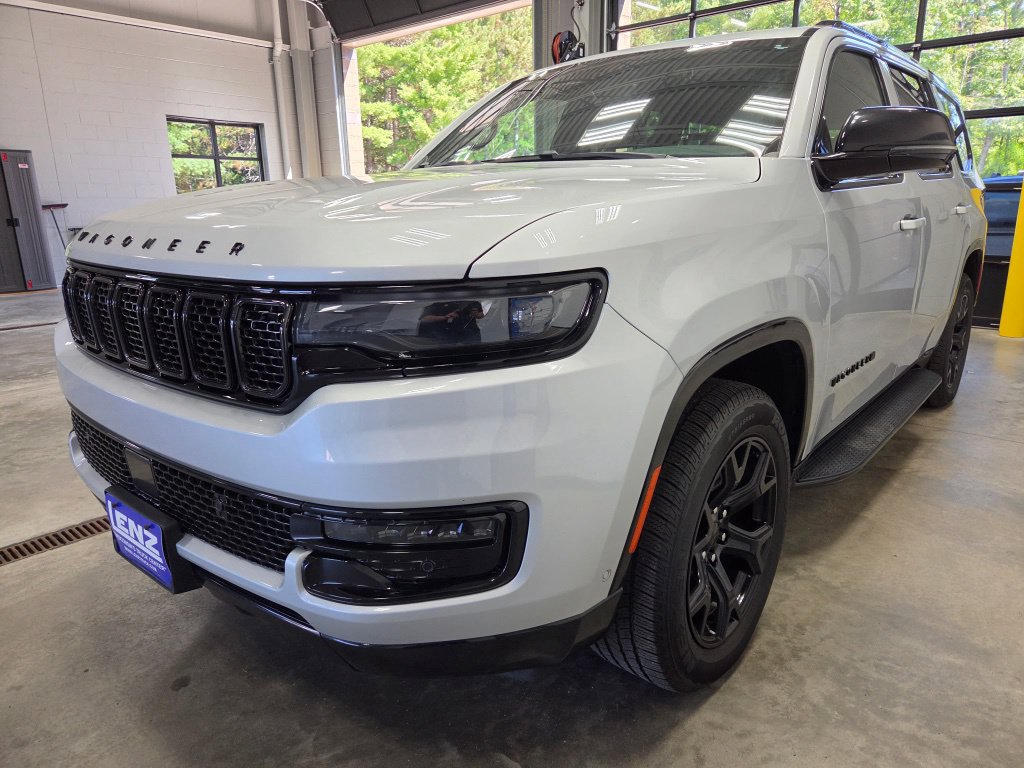 Used 2024 Jeep Wagoneer Series II AWD/4WD image 5