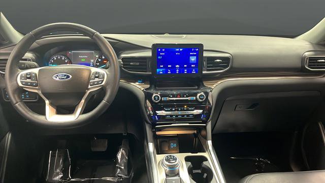 Used 2023 Ford Explorer Limited w/ Hybrid Equipment Group 310A AWD/4WD image 11