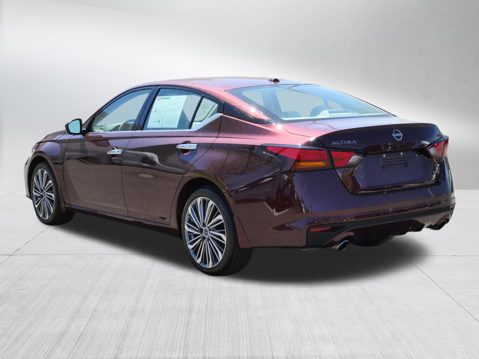 Used 2025 Nissan Altima 2.5 SL AWD/4WD image 5