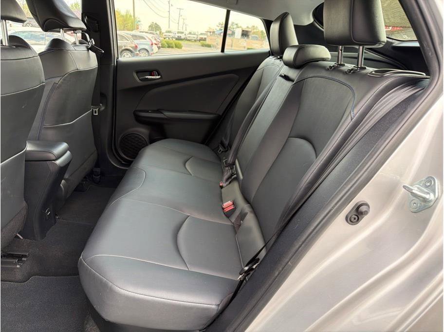 Used 2017 Toyota Prius Four Touring w/ Premium Convenience Package image 11