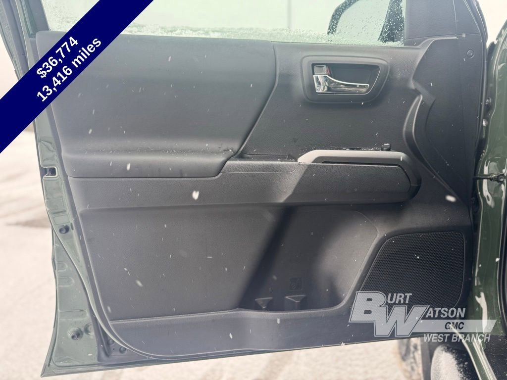 Used 2022 Toyota Tacoma TRD Off-Road w/ Technology Package image 13