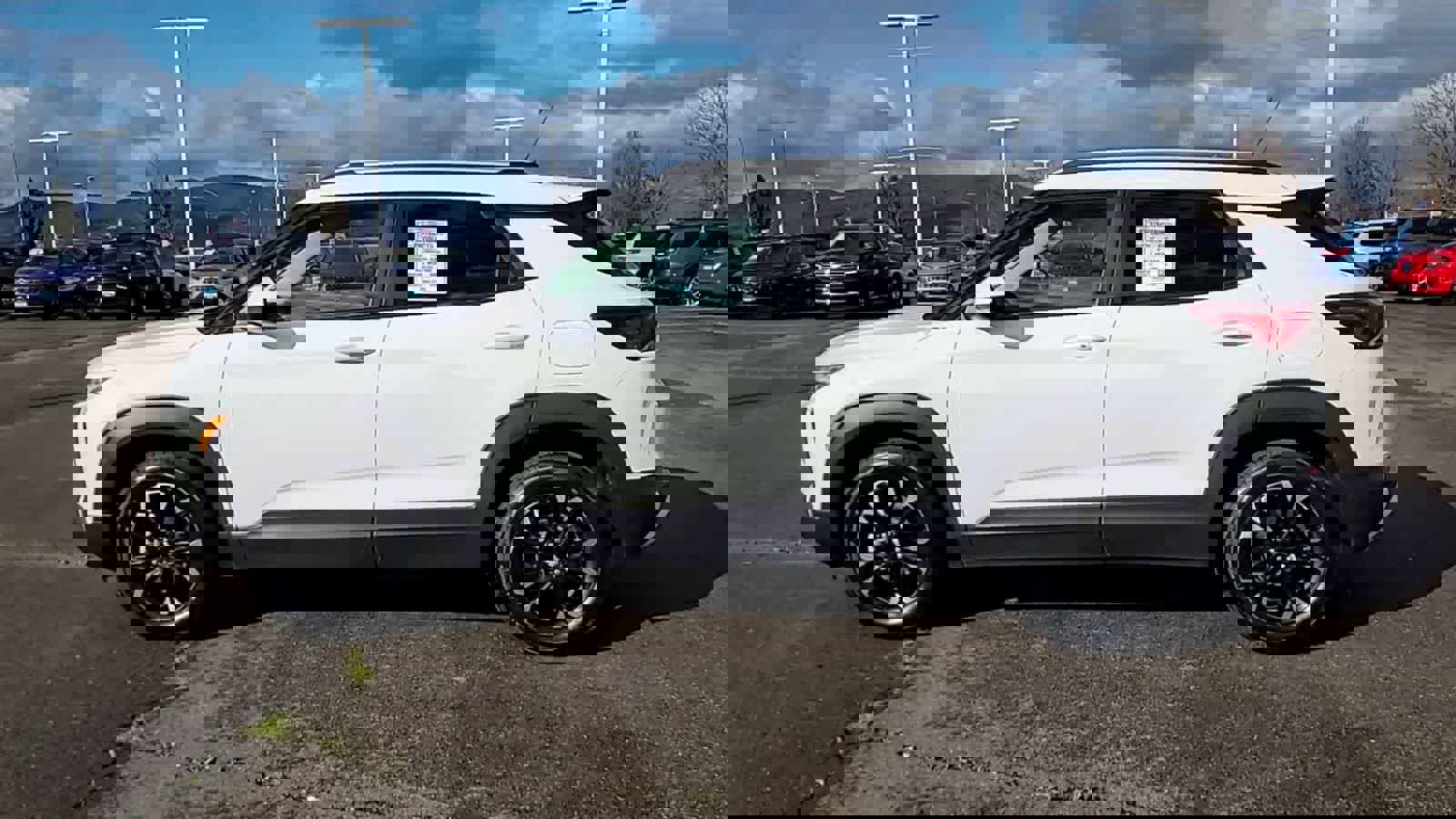 Used 2022 Chevrolet TrailBlazer LT w/ Convenience Package AWD/4WD image 5