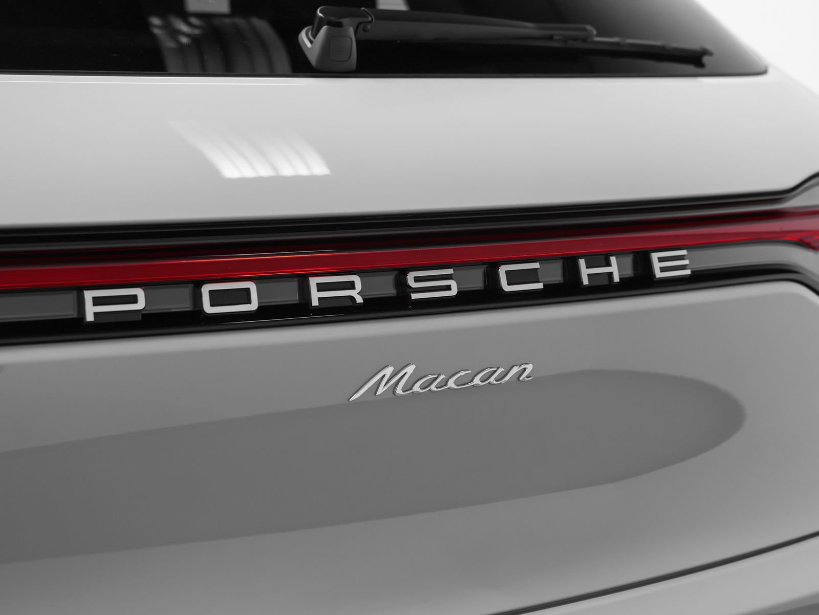 New 2026 Porsche Macan AWD/4WD image 18