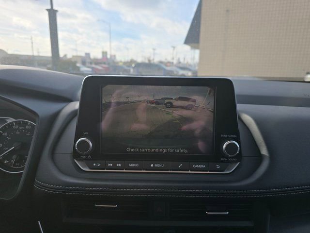 Used 2024 Nissan Rogue SV image 16