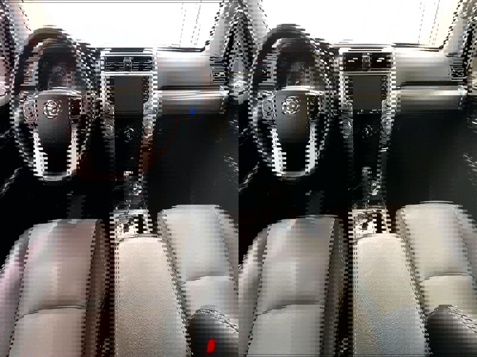 Used 2025 Toyota 4Runner SR5 AWD/4WD image 21