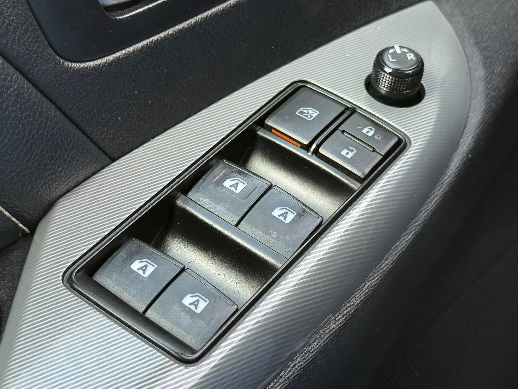 Used 2018 Toyota Sienna SE FWD image 43