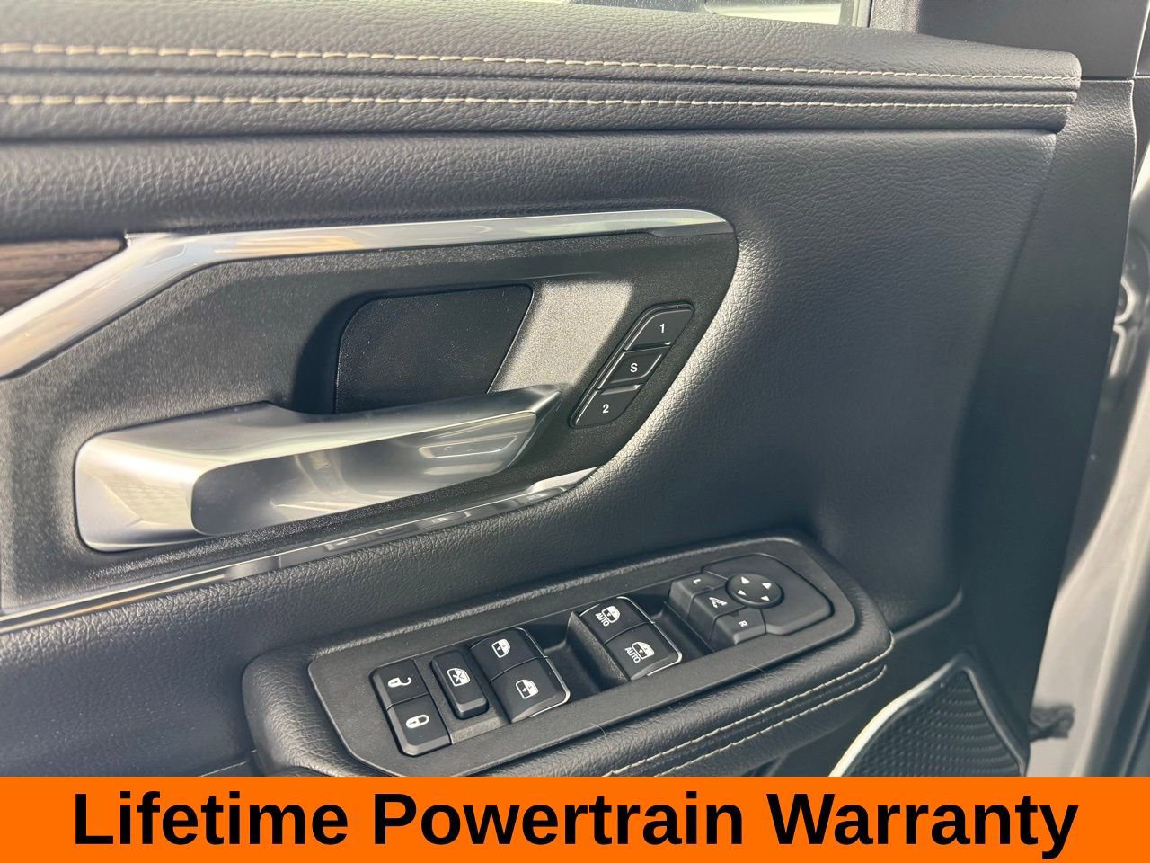 Used 2025 RAM 1500 Laramie AWD/4WD image 11
