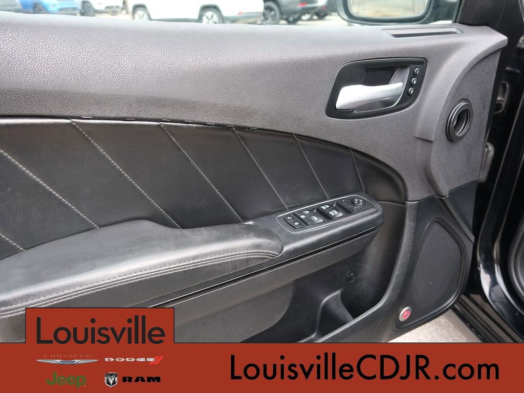 Used 2017 Dodge Charger SXT w/ AWD Plus Group image 15