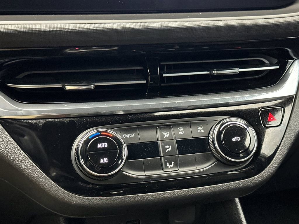 Used 2025 Buick Envista Sport Touring FWD image 19