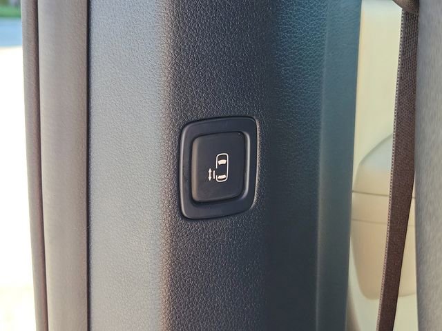 Certified 2025 Kia Carnival EX FWD image 17