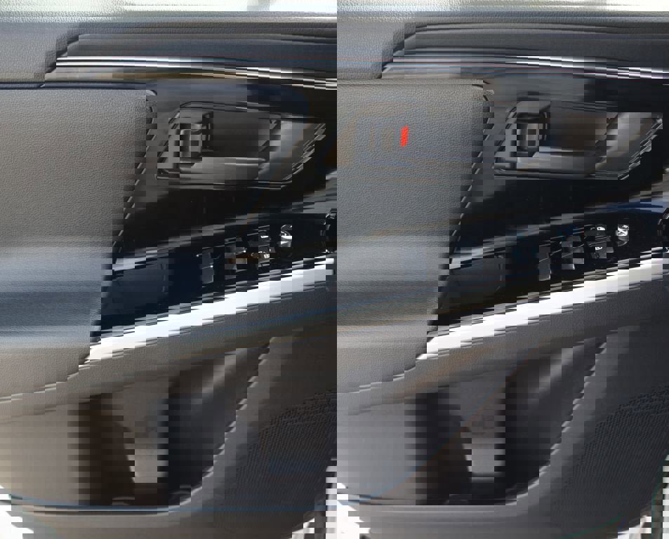 Used 2024 Toyota bZ4X Limited image 31