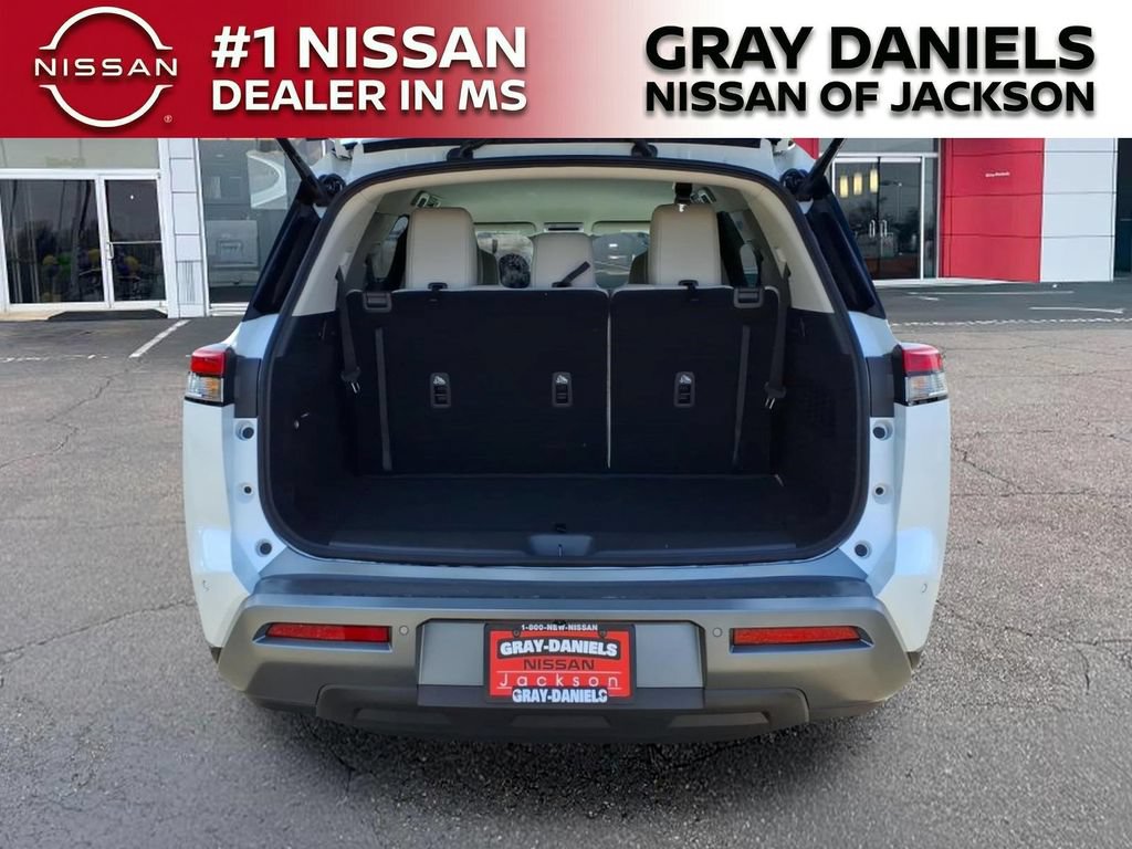 New 2026 Nissan Pathfinder SL FWD image 8