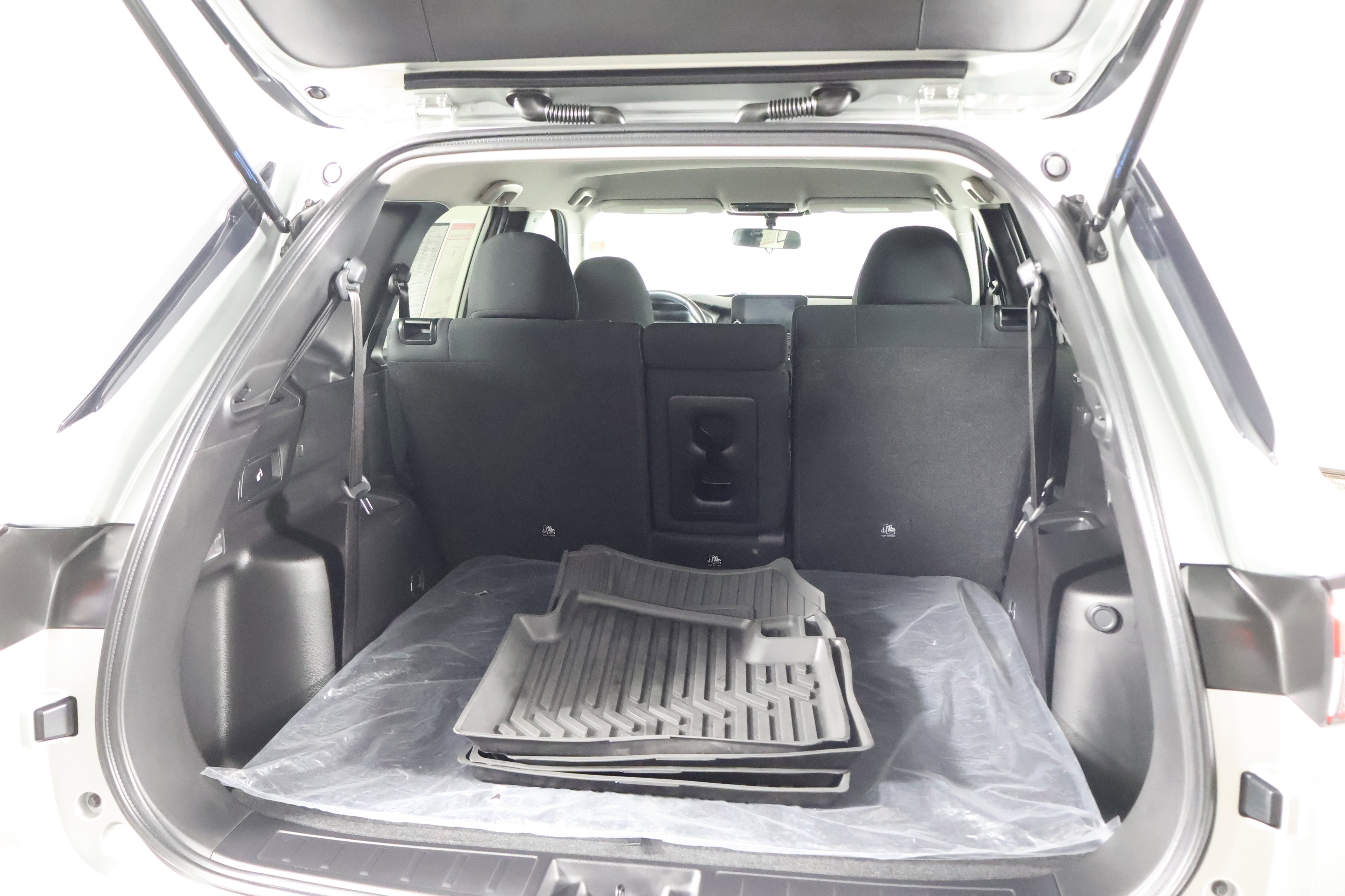 Used 2024 Mitsubishi Outlander ES image 48