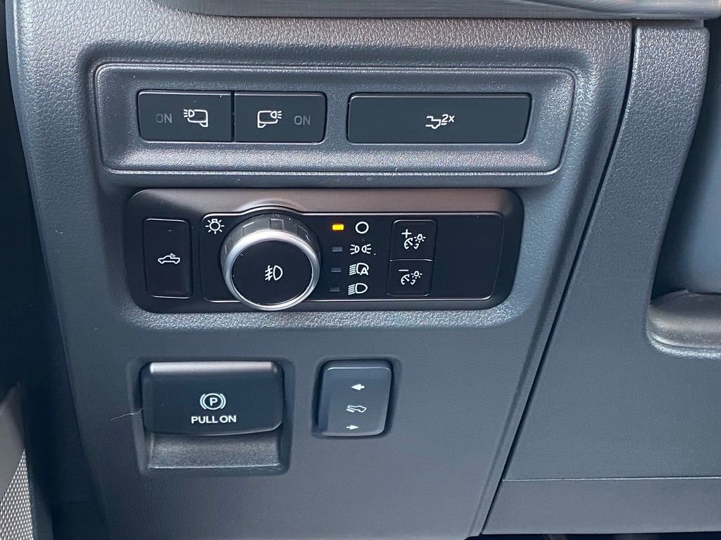 Used 2023 Ford F150 Lariat w/ Equipment Group 502A High image 28