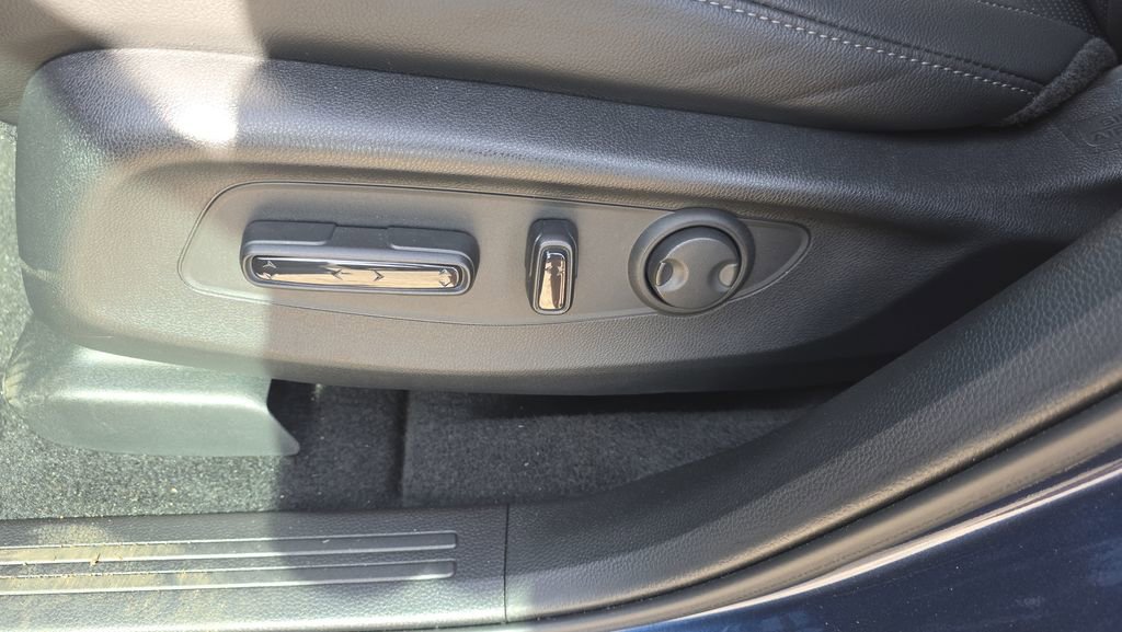 Used 2026 Honda CR-V EX-L image 19