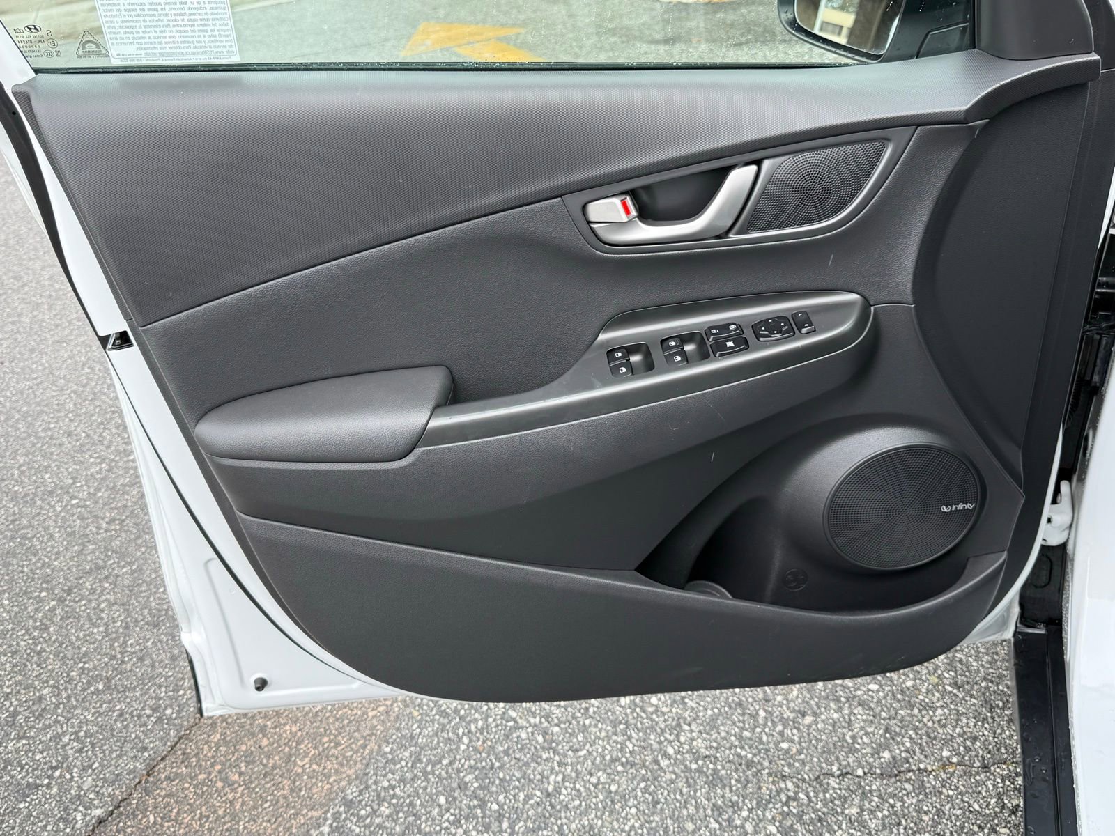 Used 2020 Hyundai Kona Limited image 19