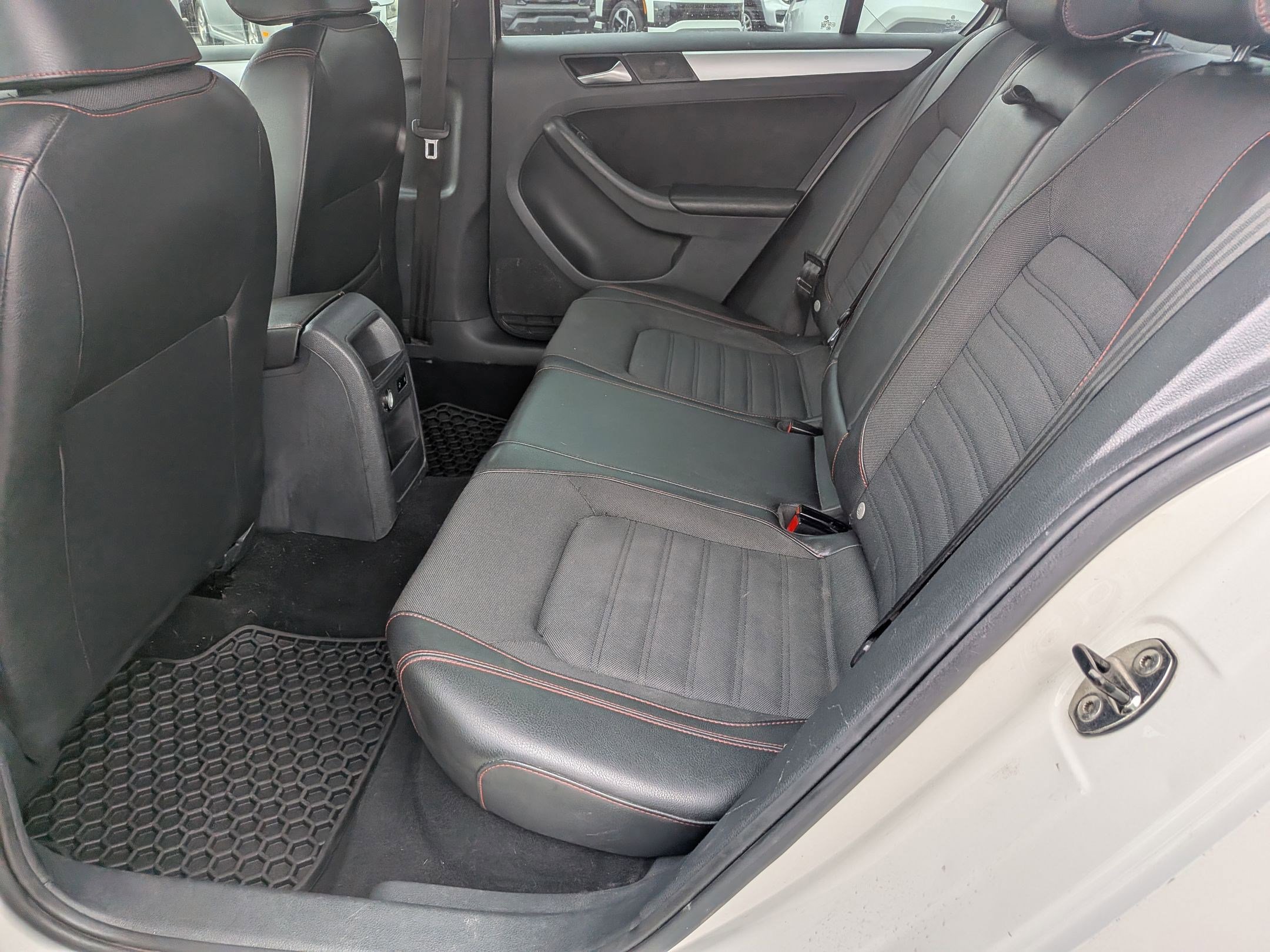 Used 2013 Volkswagen Jetta GLI image 26