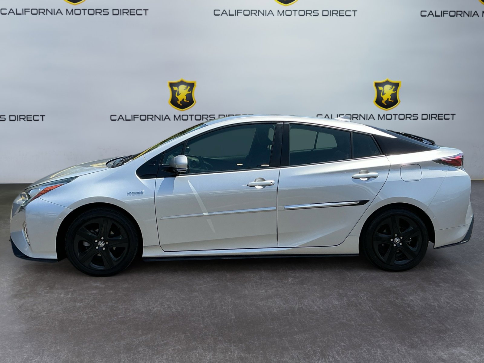 Used 2018 Toyota Prius Three Touring w/ Appearance Package FWD image 8