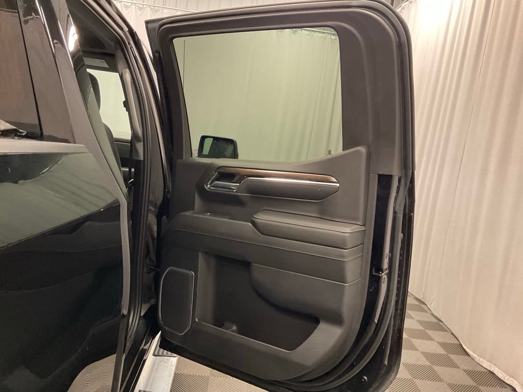 Used 2023 Chevrolet Silverado 1500 LT w/ Safety Package AWD/4WD image 27