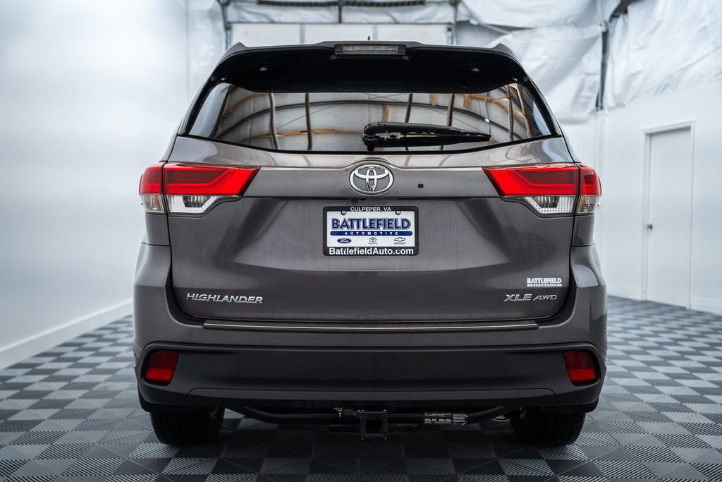 Used 2019 Toyota Highlander XLE AWD/4WD image 6