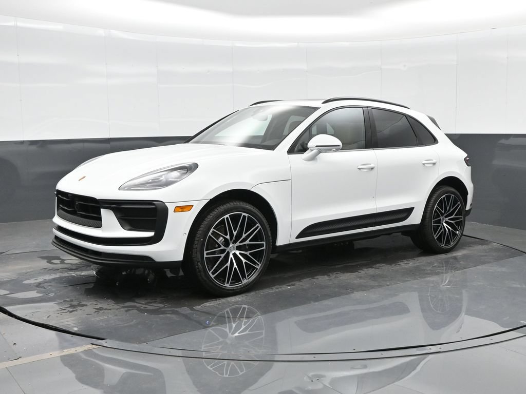 Certified 2026 Porsche Macan AWD/4WD image 1