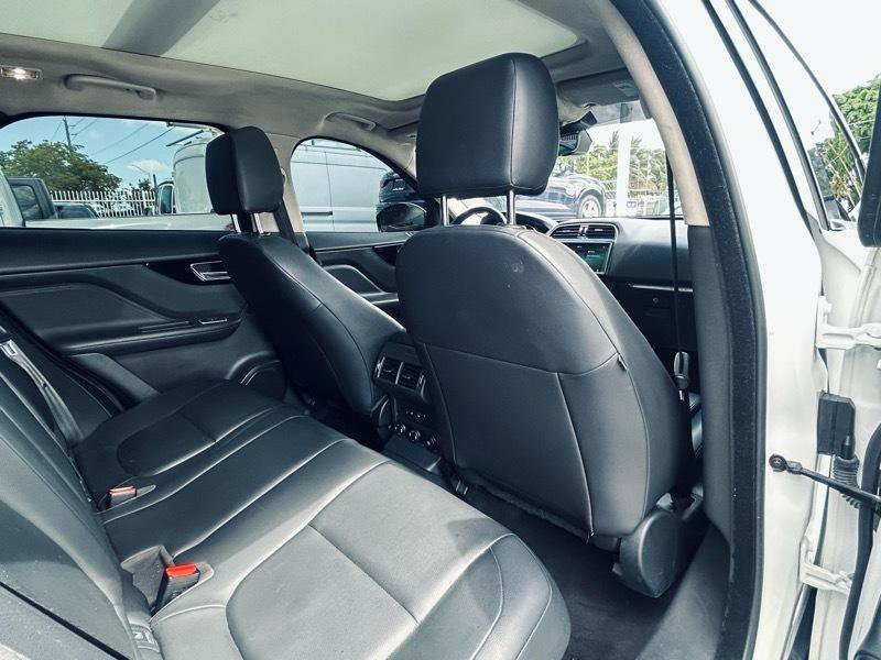 Used 2020 Jaguar F-PACE Premium AWD/4WD image 14
