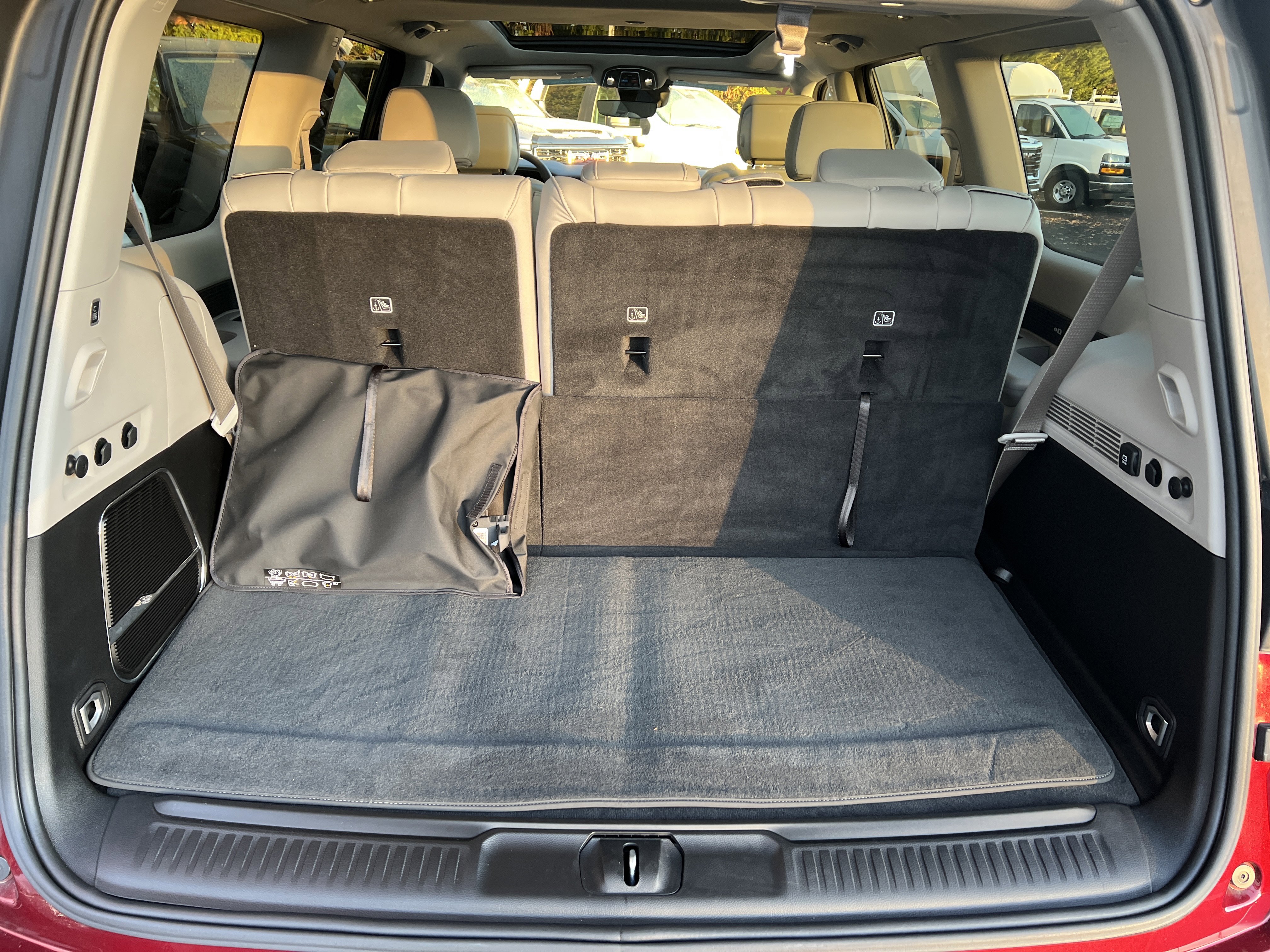 Used 2024 Jeep Wagoneer Series II w/ Premium Group I image 14