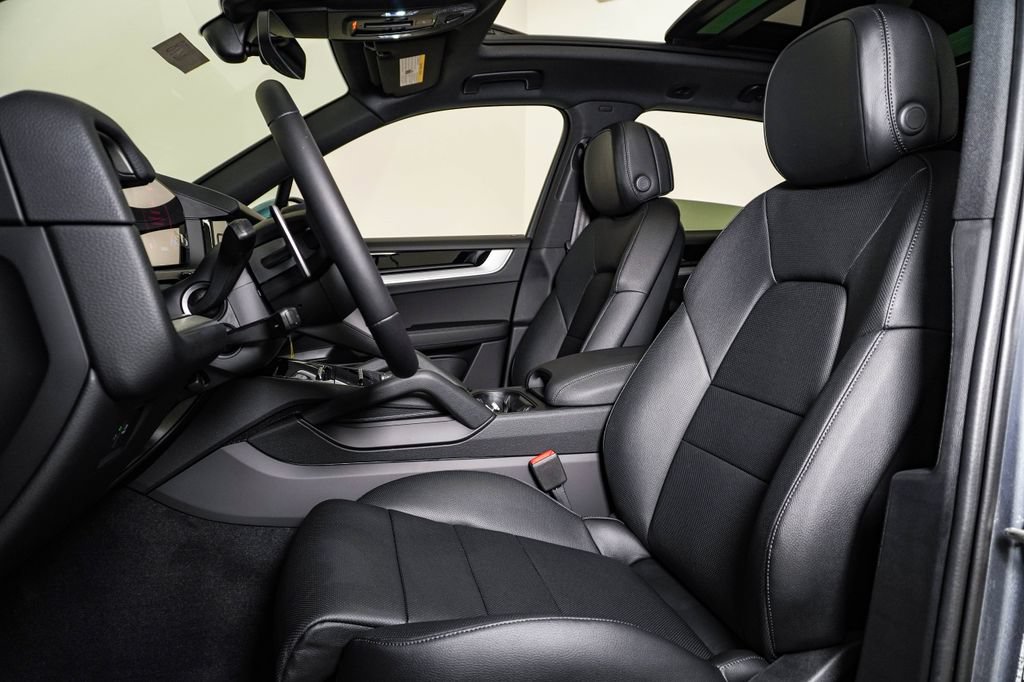New 2026 Porsche Cayenne S AWD/4WD image 5