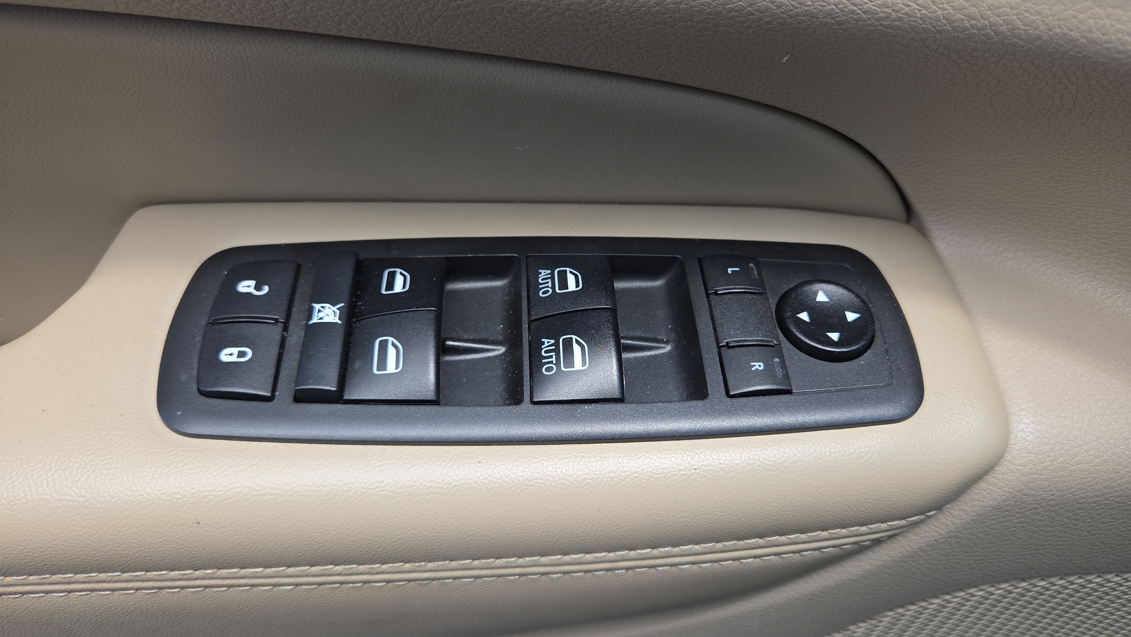 Used 2021 Jeep Grand Cherokee Laredo RWD image 31