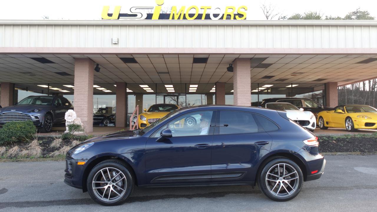 Used 2022 Porsche Macan w/ Premium Package AWD/4WD image 24