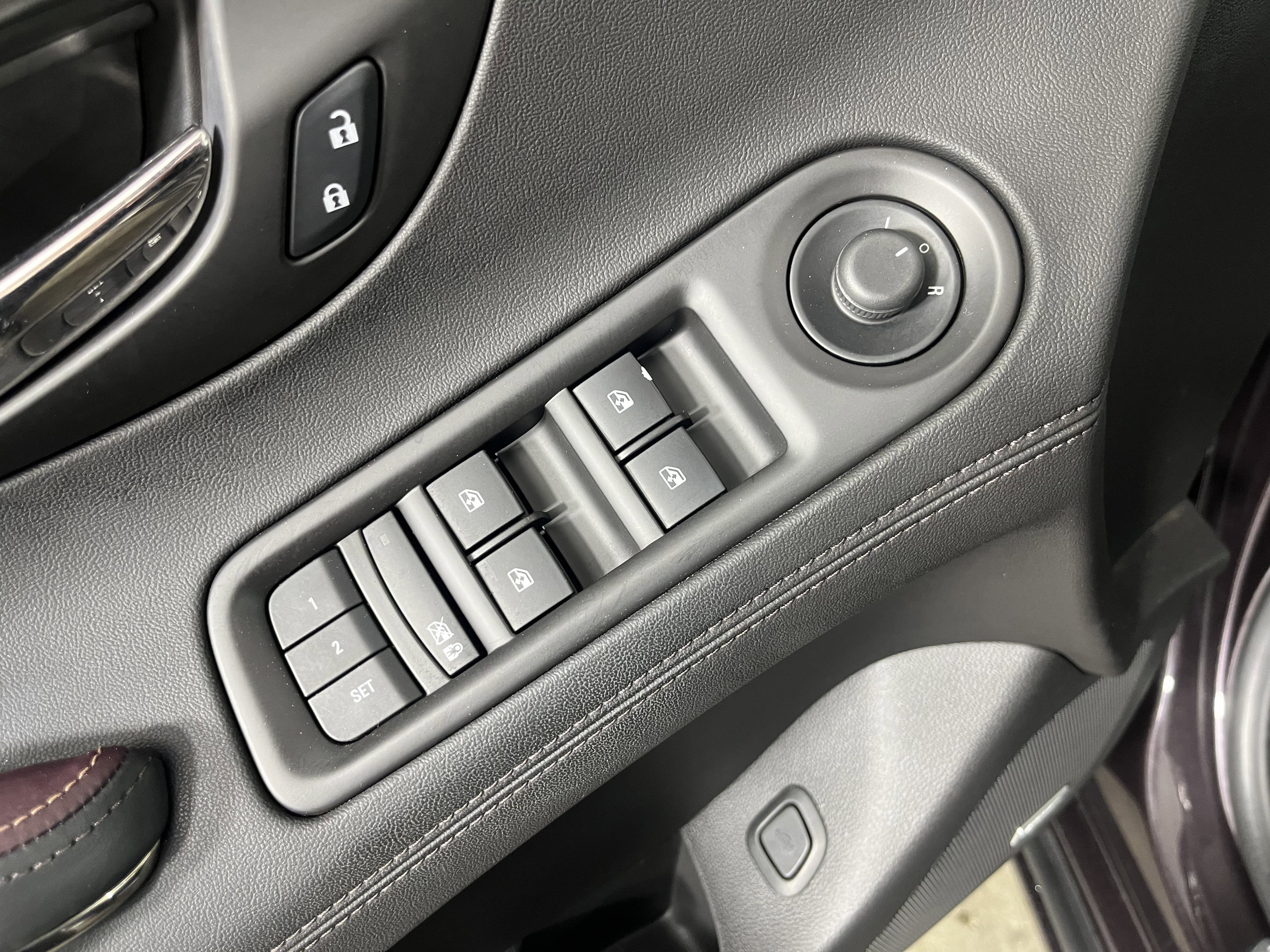 Used 2014 Buick LaCrosse Premium w/ Ultra Luxury Package image 18