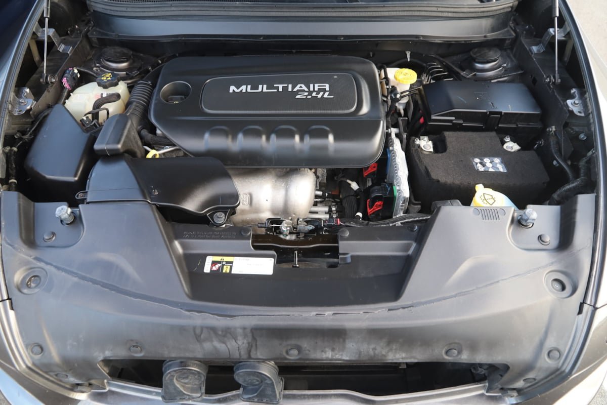 Used 2018 Jeep Cherokee Latitude Plus w/ Cold Weather Group FWD image 46