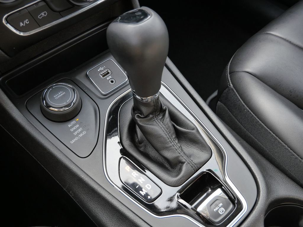 Used 2019 Jeep Cherokee Latitude Plus image 41