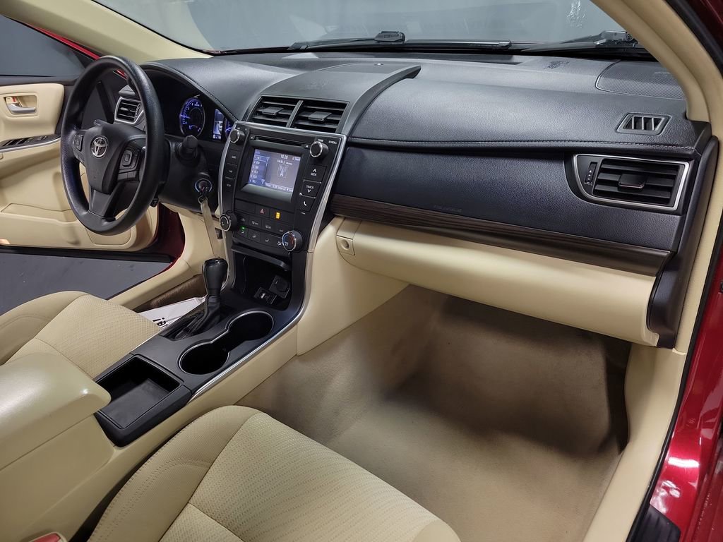 Used 2016 Toyota Camry LE image 22