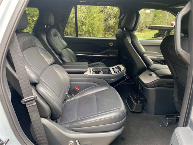 Used 2025 Lincoln Navigator Reserve w/ Jet Appearance Package image 34