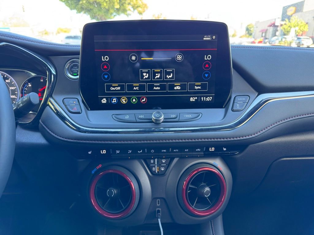 Used 2025 Chevrolet Blazer RS image 9