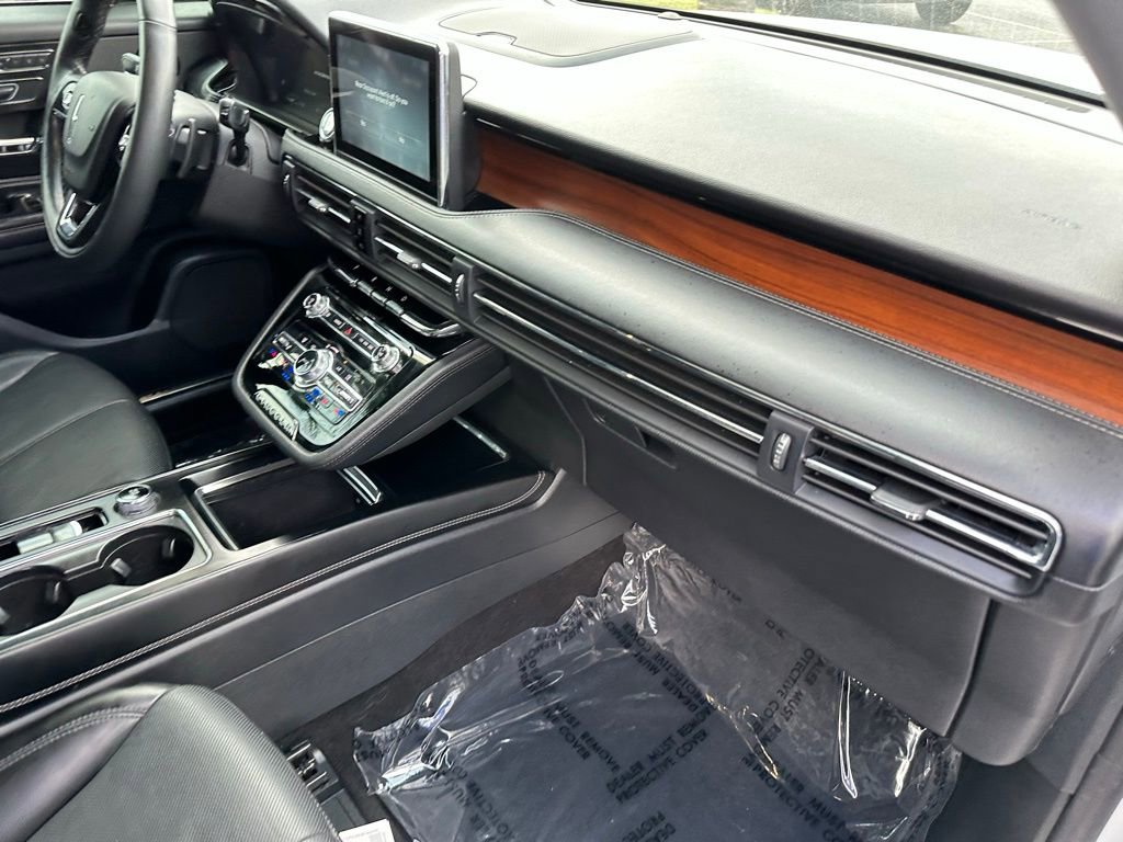 Used 2022 Lincoln Corsair Reserve w/ Luxury Package FWD image 22
