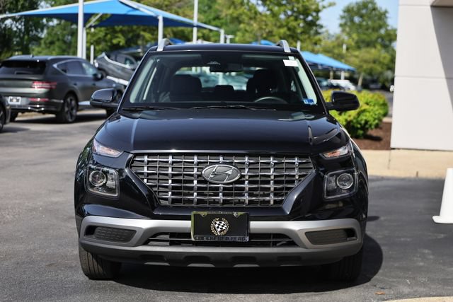 Used 2025 Hyundai Venue SEL FWD image 12