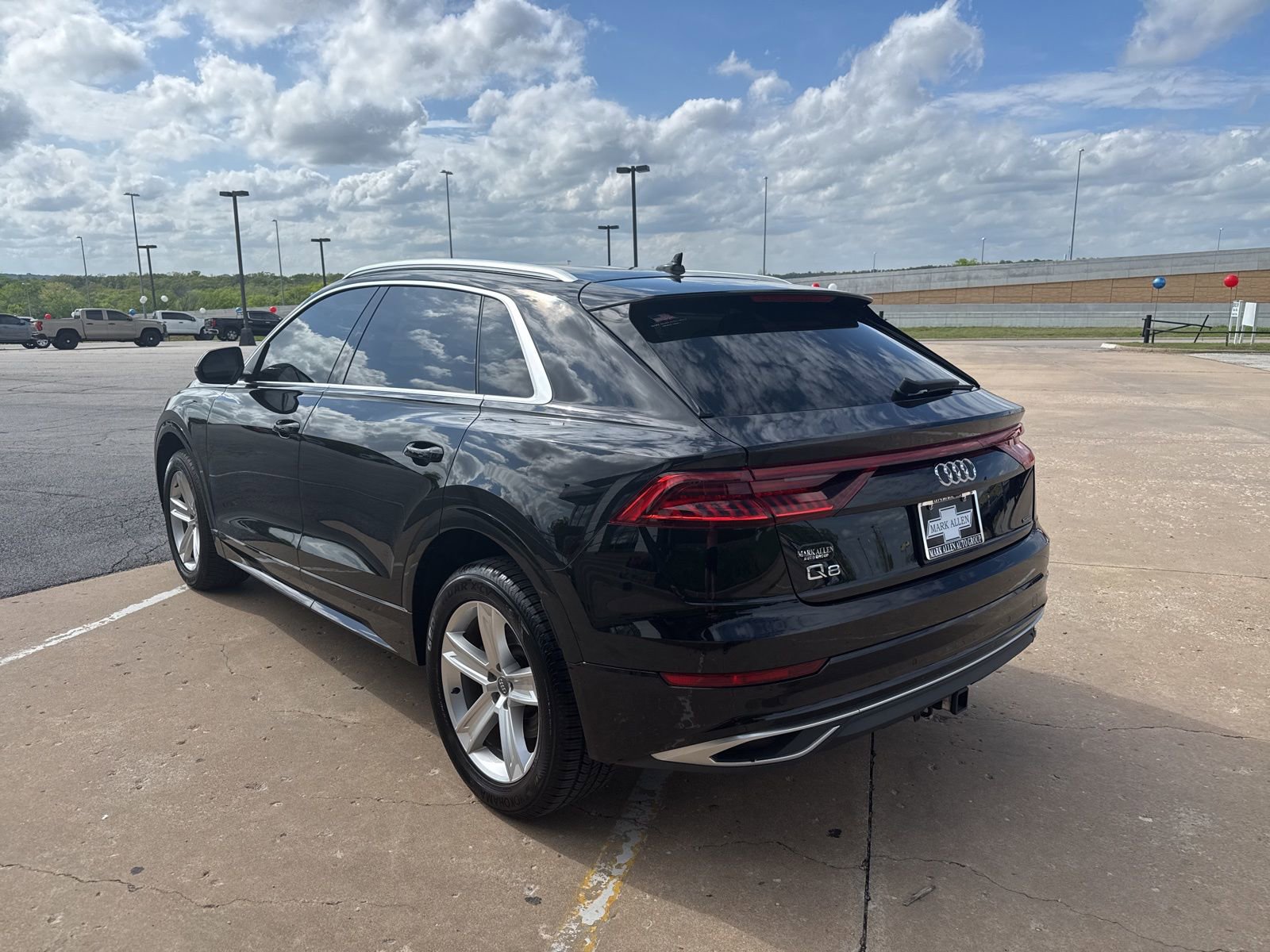 Used 2019 Audi Q8 Premium w/ Convenience Package AWD/4WD image 5