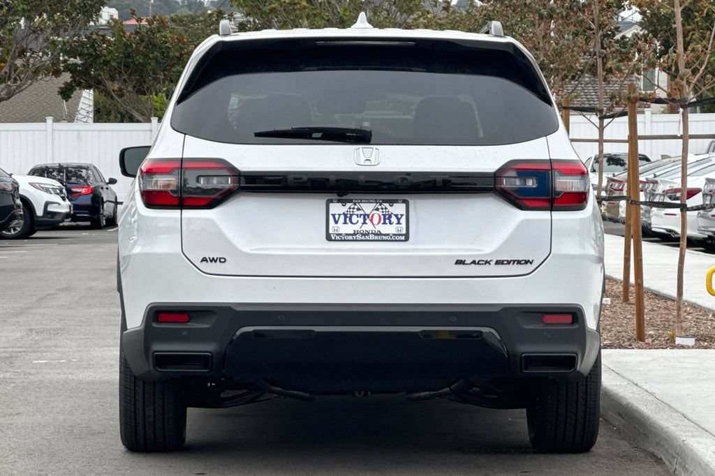 New 2026 Honda Pilot Black Edition image 5
