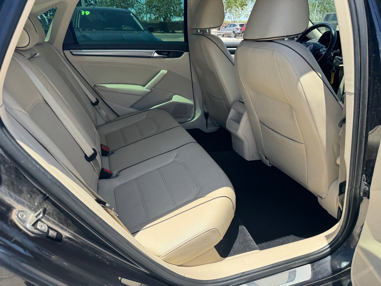 Used 2017 Volkswagen Passat 1.8T R-Line w/ R-Line Lighting Package FWD image 28