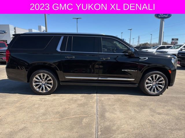 Used 2023 GMC Yukon XL Denali image 8