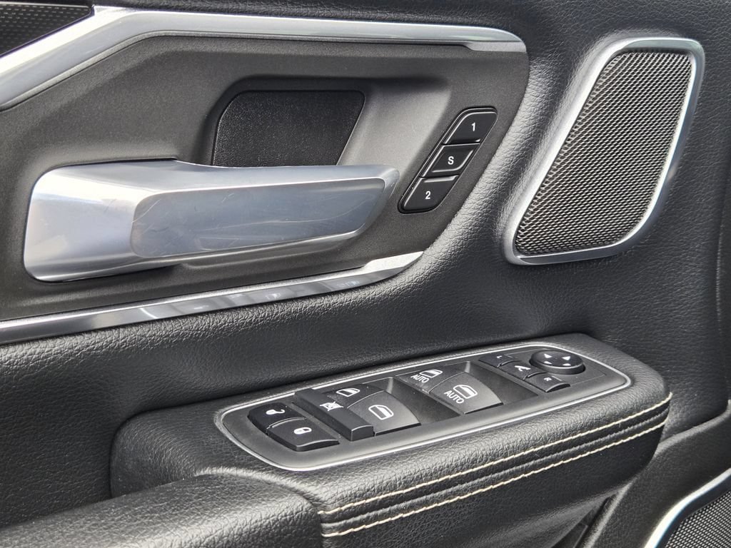 Used 2020 RAM 1500 Laramie AWD/4WD image 15