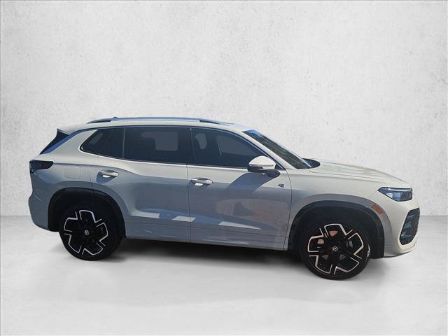 Used 2025 Volkswagen Tiguan SEL R-Line AWD/4WD image 5