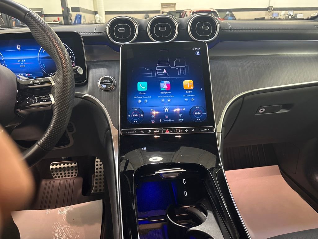 Used 2025 Mercedes-Benz GLC 350e GLC 350e image 17