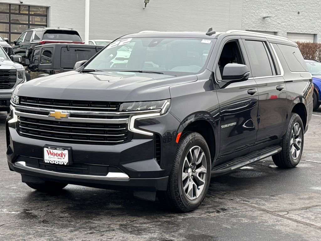 Used 2022 Chevrolet Suburban LT w/ LT Signature Plus Package image 6