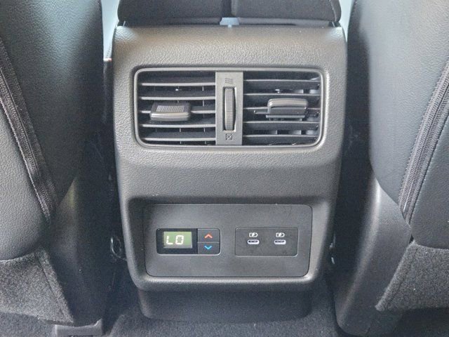 Used 2024 Nissan Rogue SL w/ SL Premium Package FWD image 31