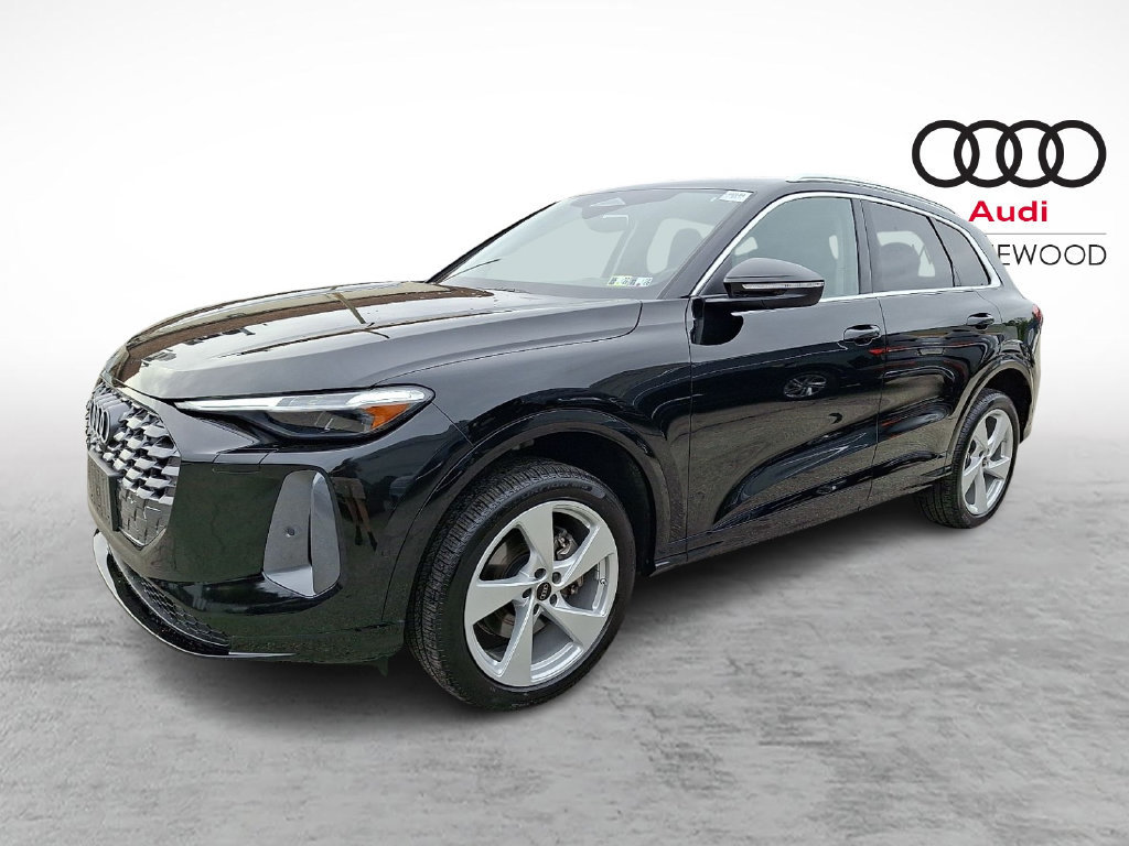 Used 2025 Audi Q5 Premium Plus w/ Premium Plus AWD/4WD image 3